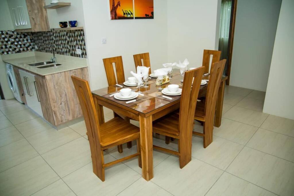 Entire Luxury 3 Bedroom Condo For Rent - Flic-En-Flac - Close To Beach Bagian luar foto